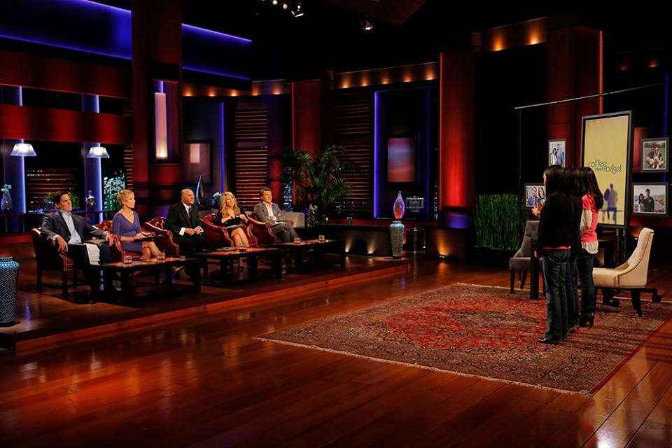 what's happening at noon coffee meets bagel dating app